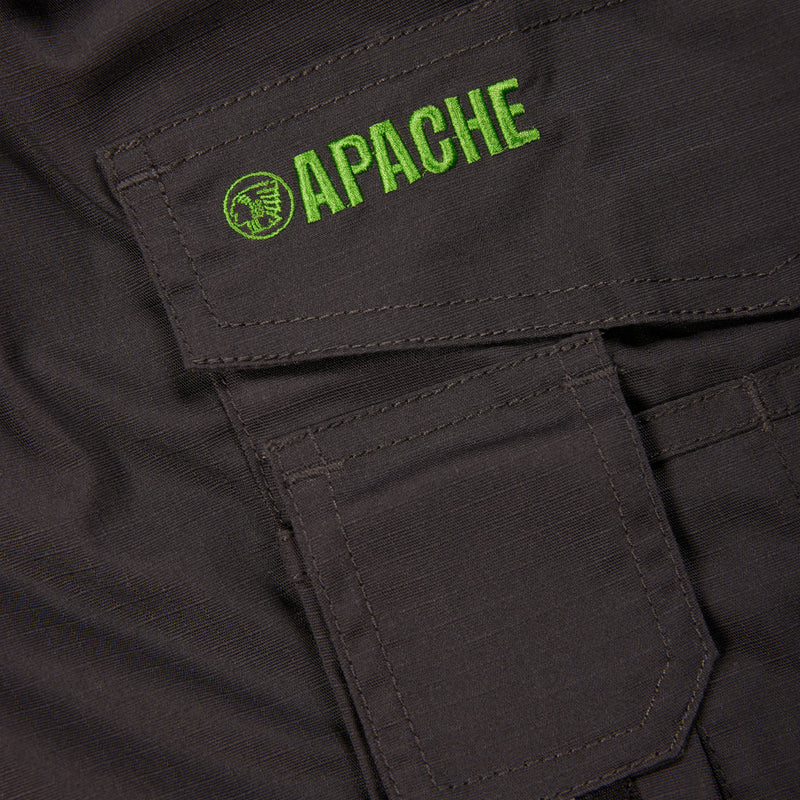 Angled perspective of the grey and black Apache APKHT cargo shorts.