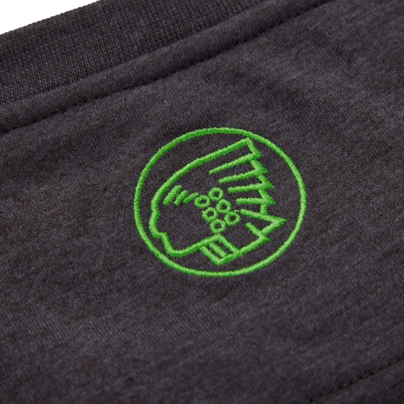 Detailed image of the soft, breathable poly-cotton fabric of the charcoal grey Apache Vancouver work t-shirt.