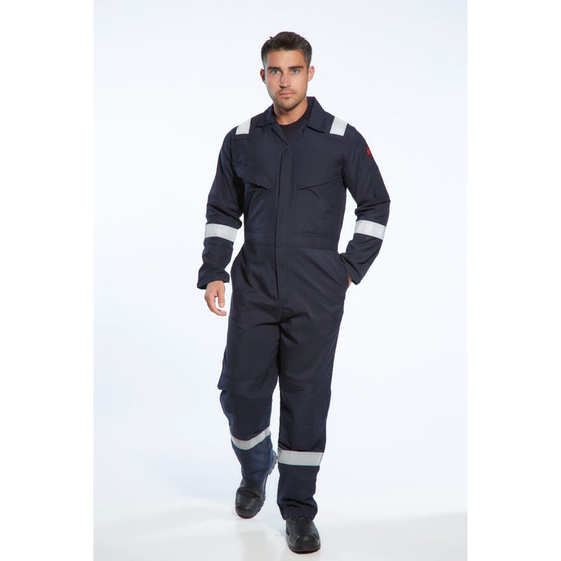 Detail of the knee pad pockets on the Portwest Araflame Coverall AF53.