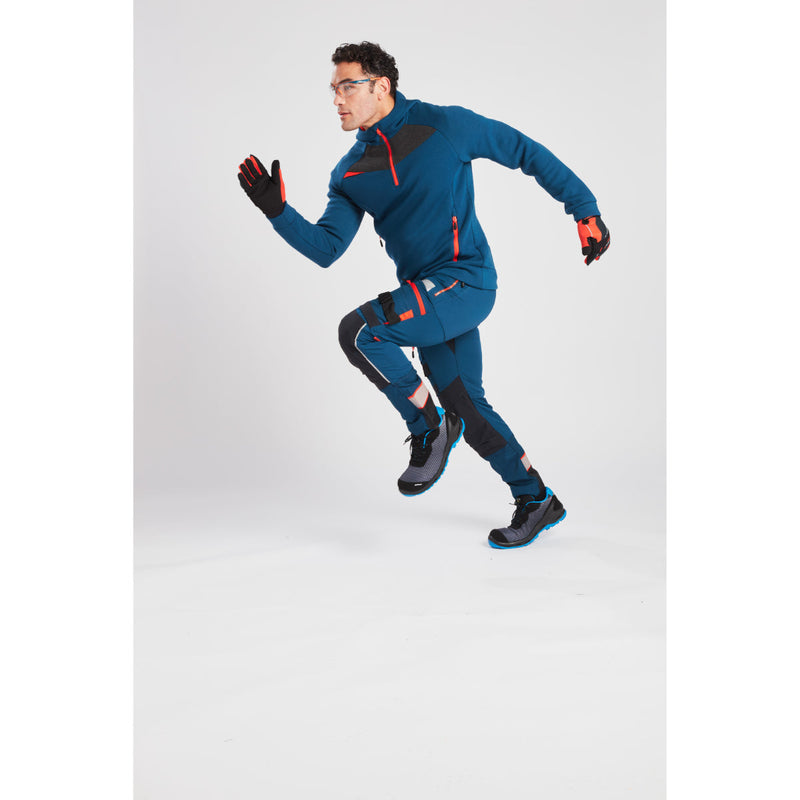 Man in Portwest DX4 Quarter-Zip Hoodie gesturing with hands.
