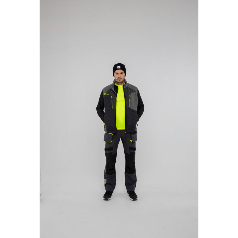 Demonstrating the bright, wide beam of the Portwest B028 LED beanie light.