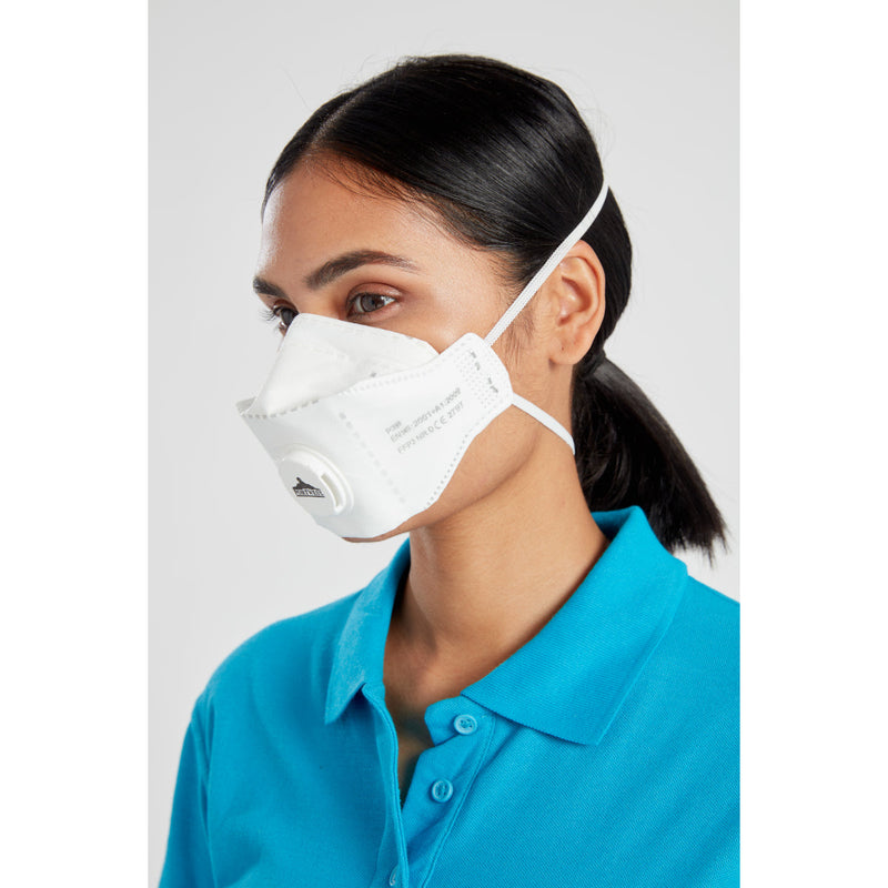 The exhalation valve on the Portwest P391 respirator reduces heat build-up.
