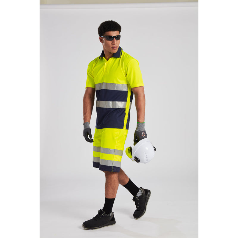 model in a full Portwest hi-vis outfit with L043 shorts.
