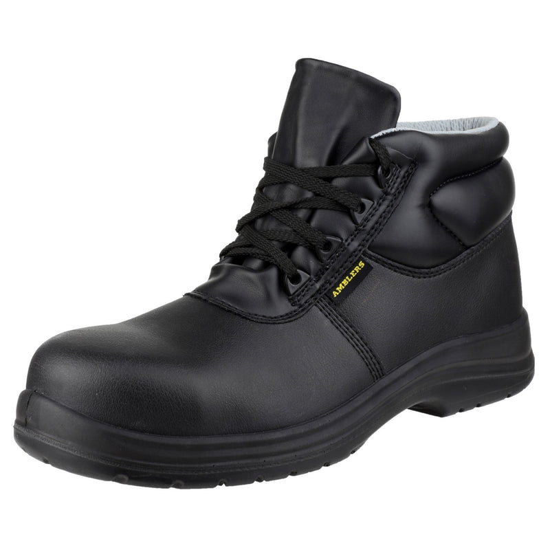 The durable, patterned sole of the Amblers FS663 safety boot.
