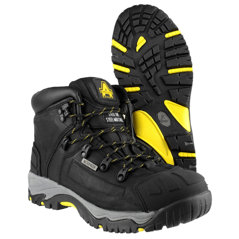 Rear view of the Amblers FS32 boot.