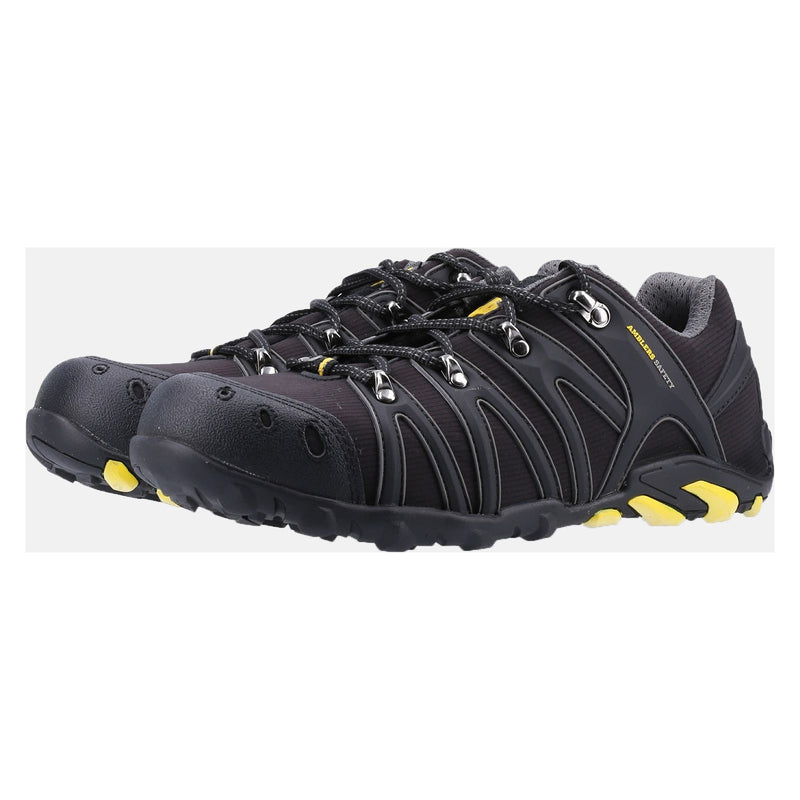 Close-up lifestyle image showing the flexibility of the FS23 trainer.
