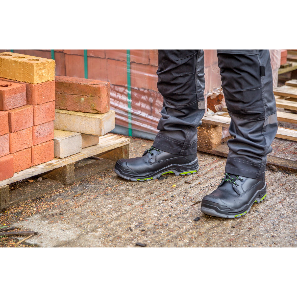 View of the durable, high-traction outsole on the black Dakota safety boot.
