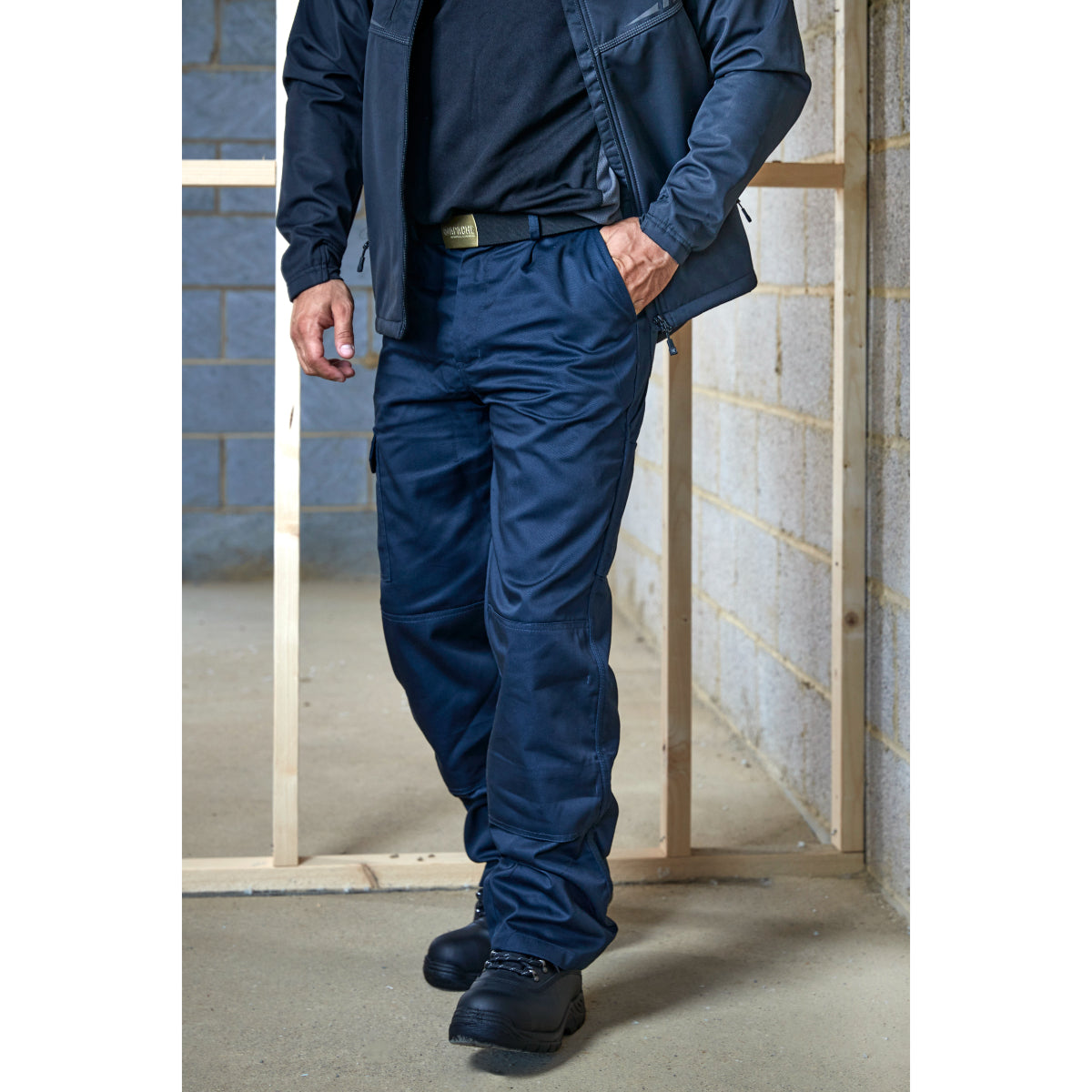 durable knee pad pocket on Apache Industry navy trousers.