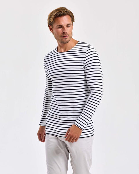 Model showcasing the Asquith and Fox men's mariniere coastal long-sleeve t-shirt AQ070 with classic stripes.