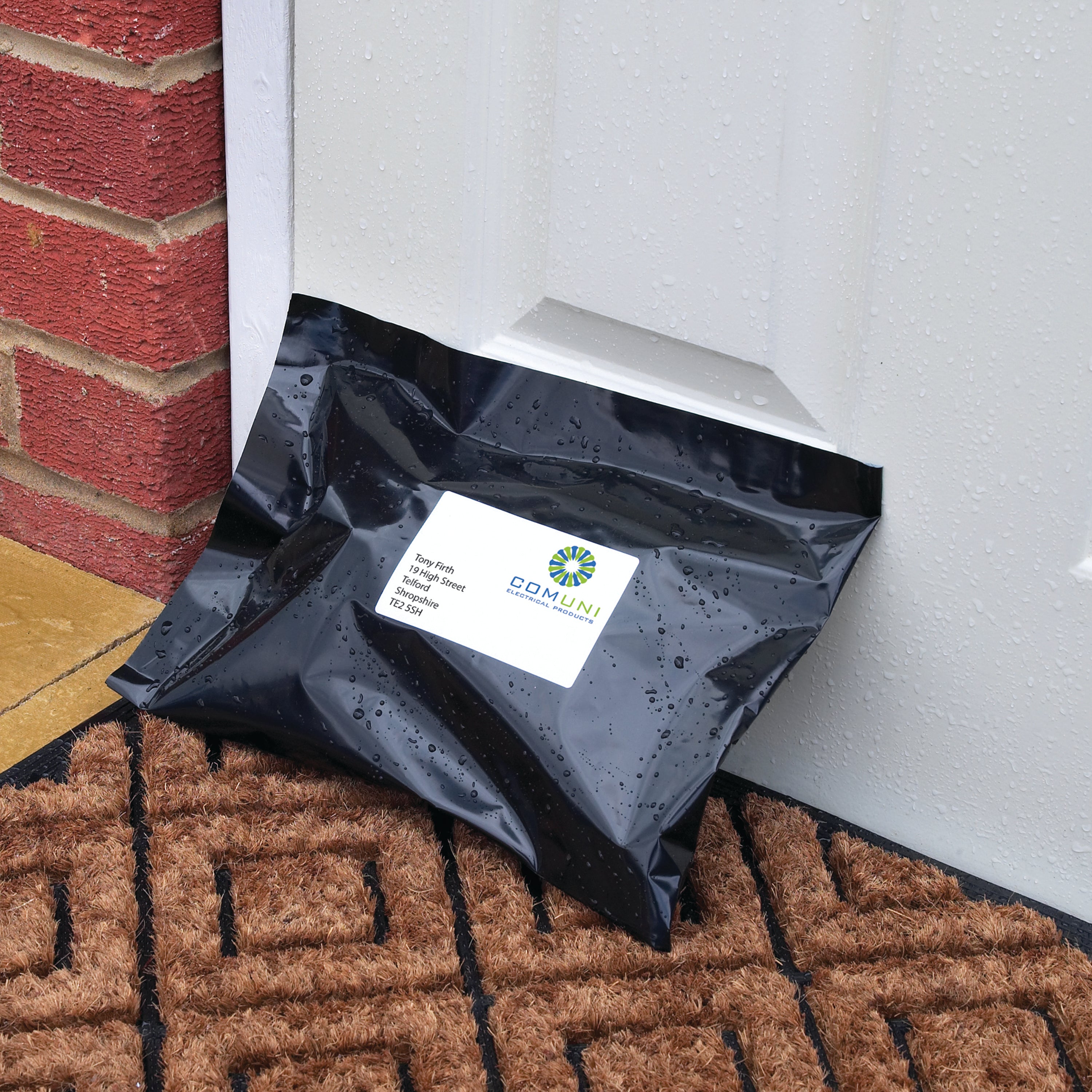 The durable polyester material of the Avery L7992 weatherproof label.