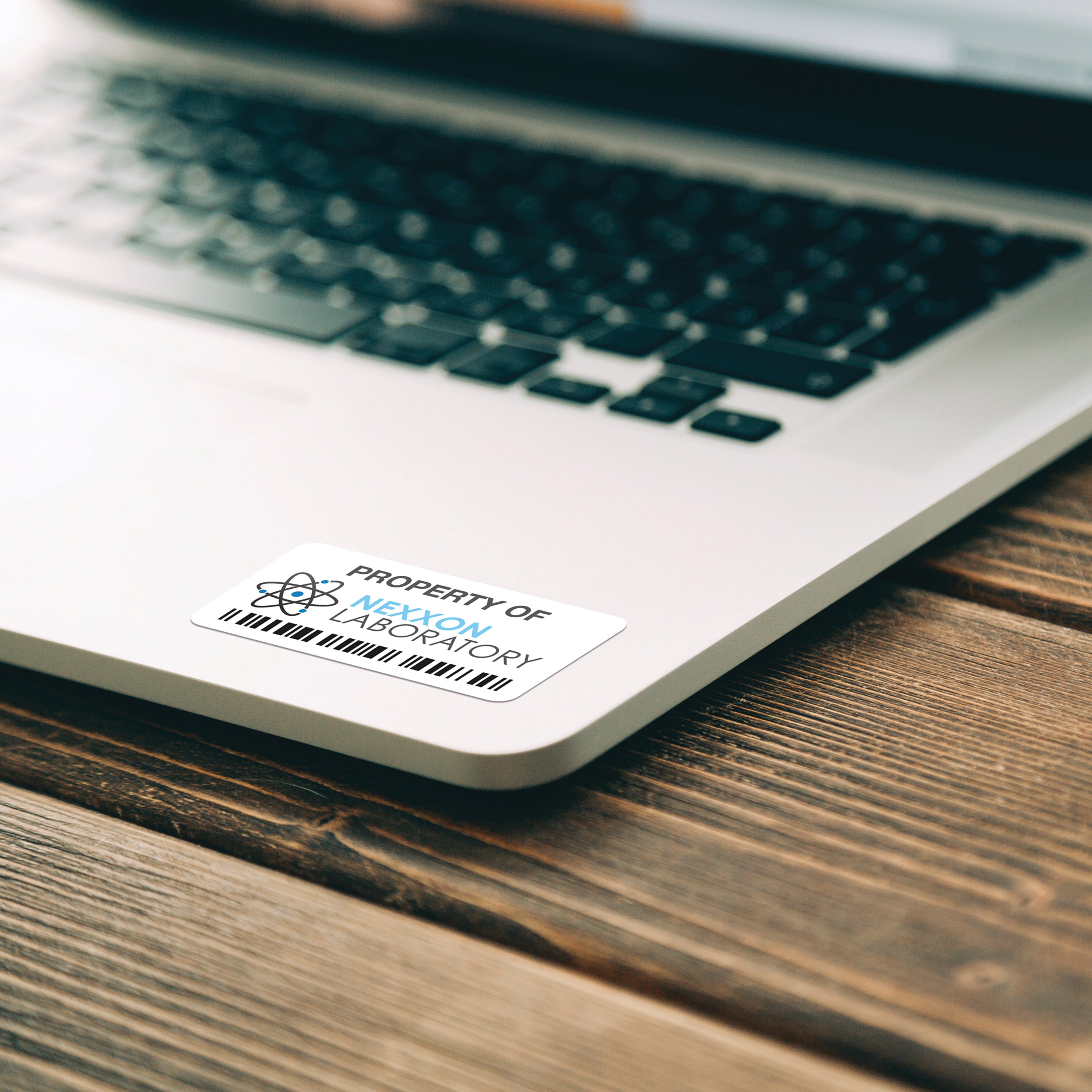 This heavy-duty label is oil, dirt, and UV resistant for reliability.