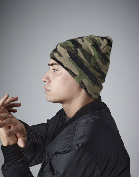 Side view of the Beechfield B419 camo trucker snapback cap.