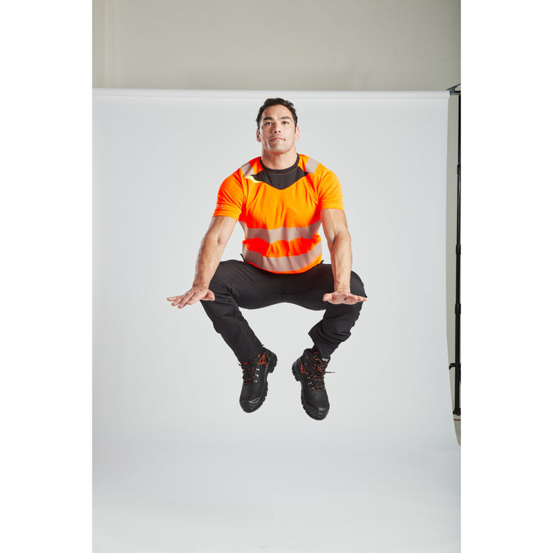 Close-up of the Portwest DX4 t-shirt's chest pocket and segmented reflective tape.