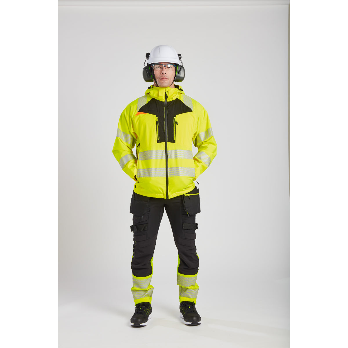 Portwest DX4 rain jacket, highlighting its protective features.