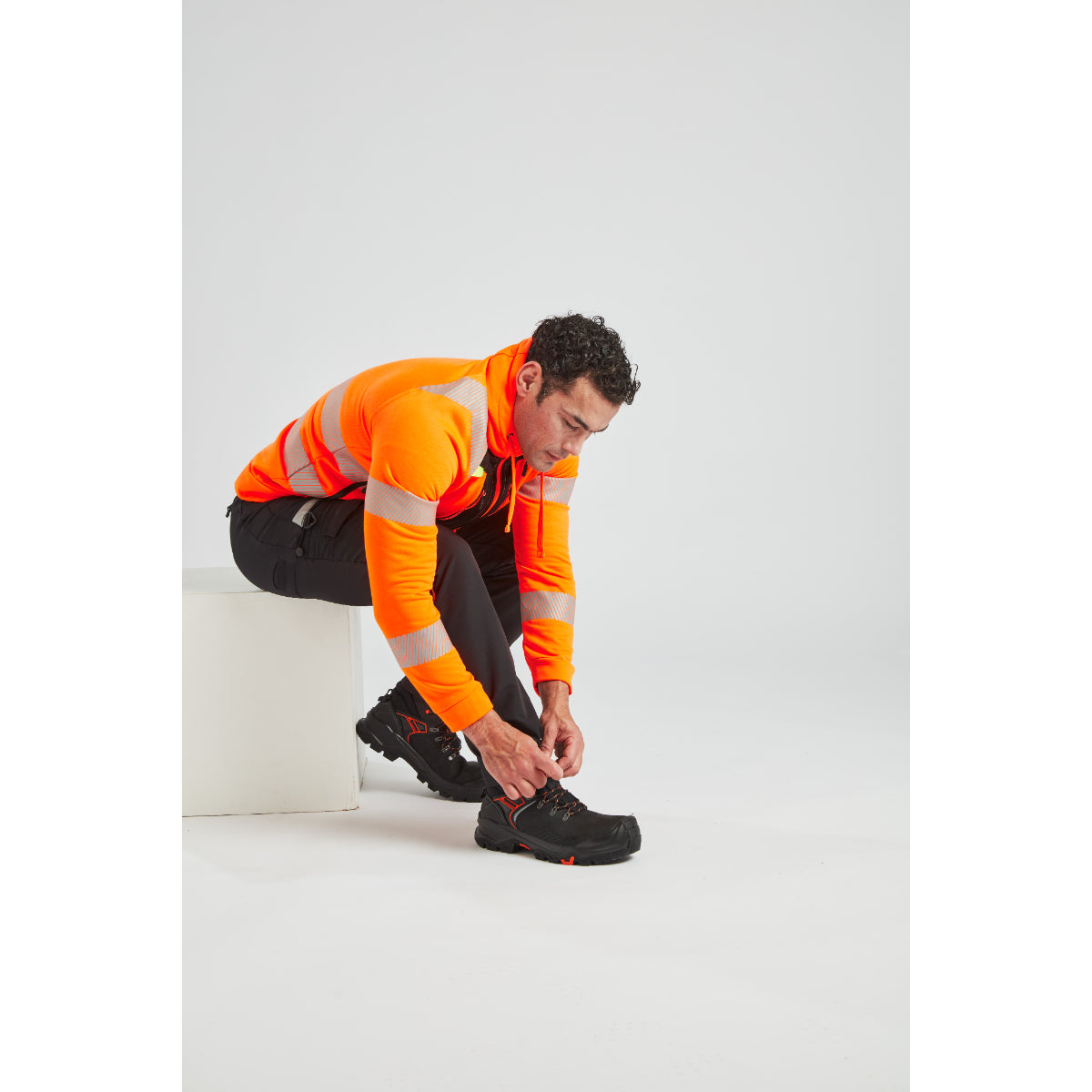 Portwest DX477 - DX4 Hi-Vis Funnel Neck Zipped Sweatshirt