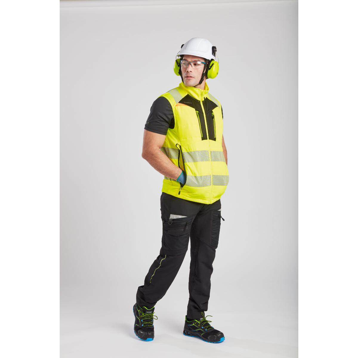 Portwest DX4 Hi-Vis Softshell Bodywarmer