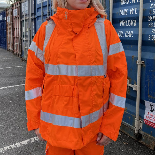 Detailed shot showing how the maternity expander zips into the Leo Workwear Rosemoor women's jacket.