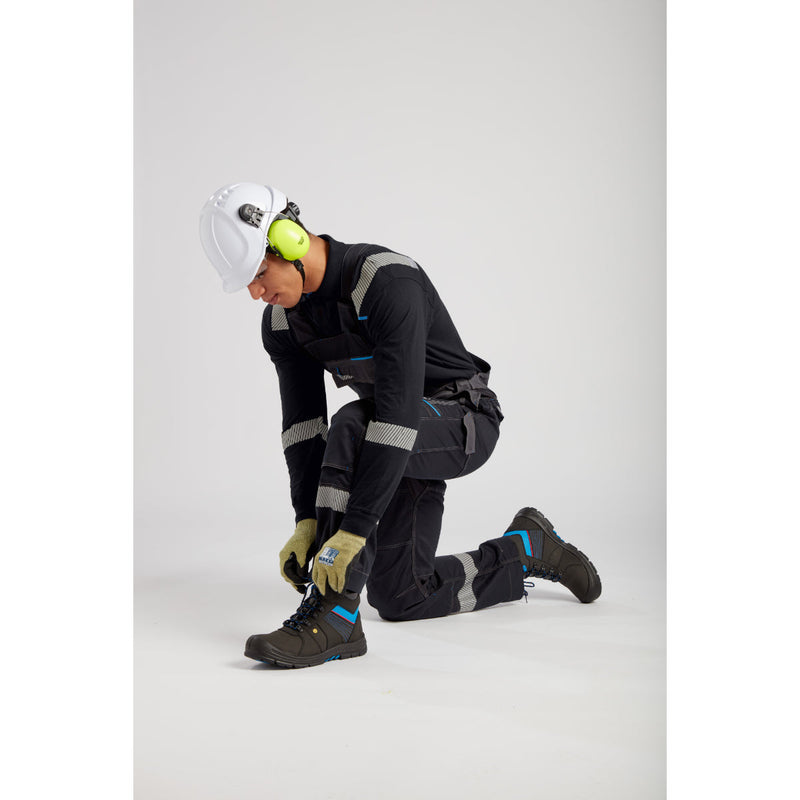 Portwest flame-resistant gear side profile with helmet