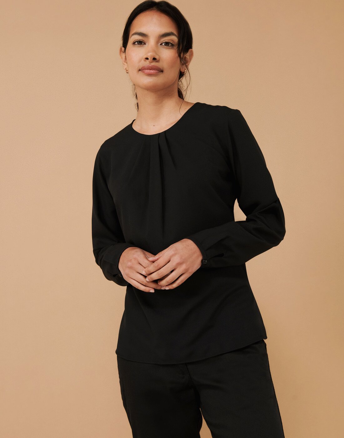 Henbury Ladies Pleat Front Long Sleeve Blouse