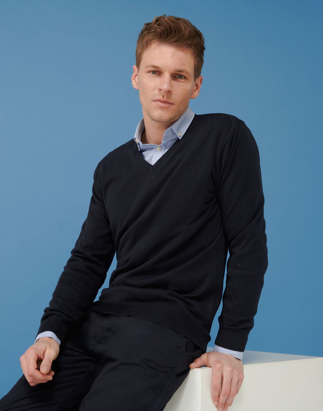 Henbury Lightweight V-Neck Jumper