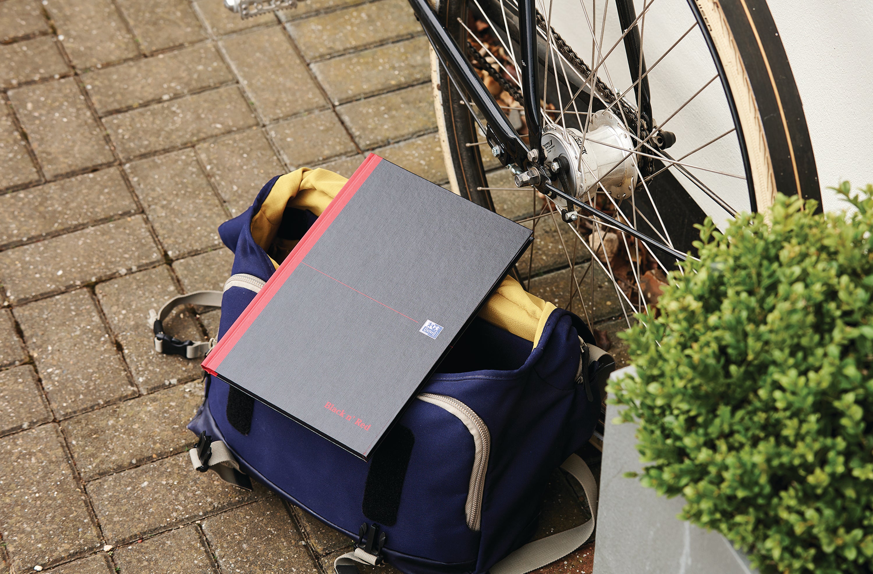 Black n' Red Casebound Smart Ruled Hardback Notebook A4 100080428