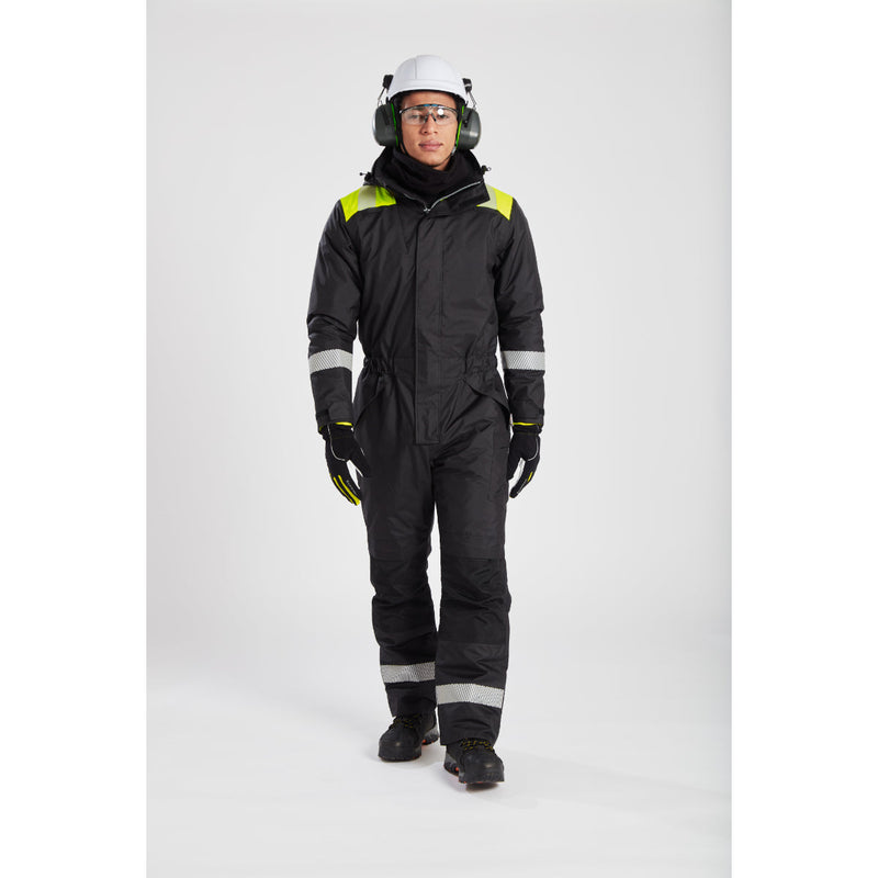 Model wearing Portwest Top Guard safety glasses and hi-vis beanie.