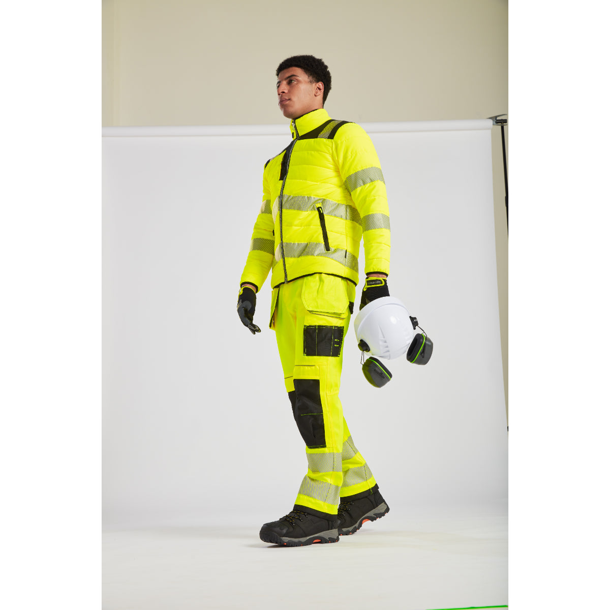 Close-up of the Portwest PW3 jacket's collar and high-visibility shoulder tape.