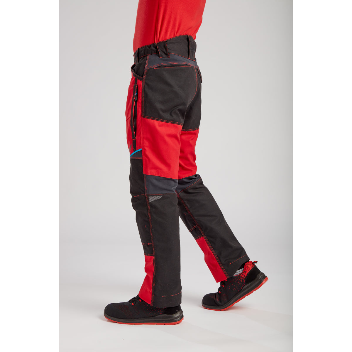 Portwest WX3 work trousers (T701), detailing the cargo pocket and design lines.