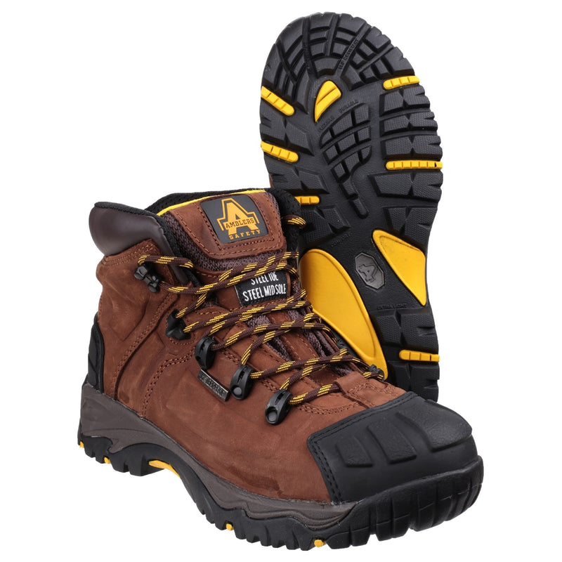 Rear view of the FS39 safety boot.