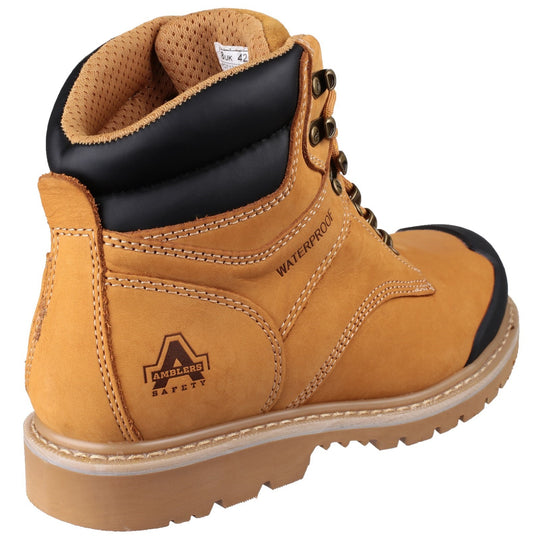 Side profile of the robust FS226 industrial safety boot.