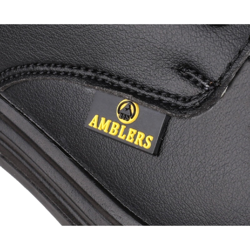 Upper material detail of the FS662 safety shoe.