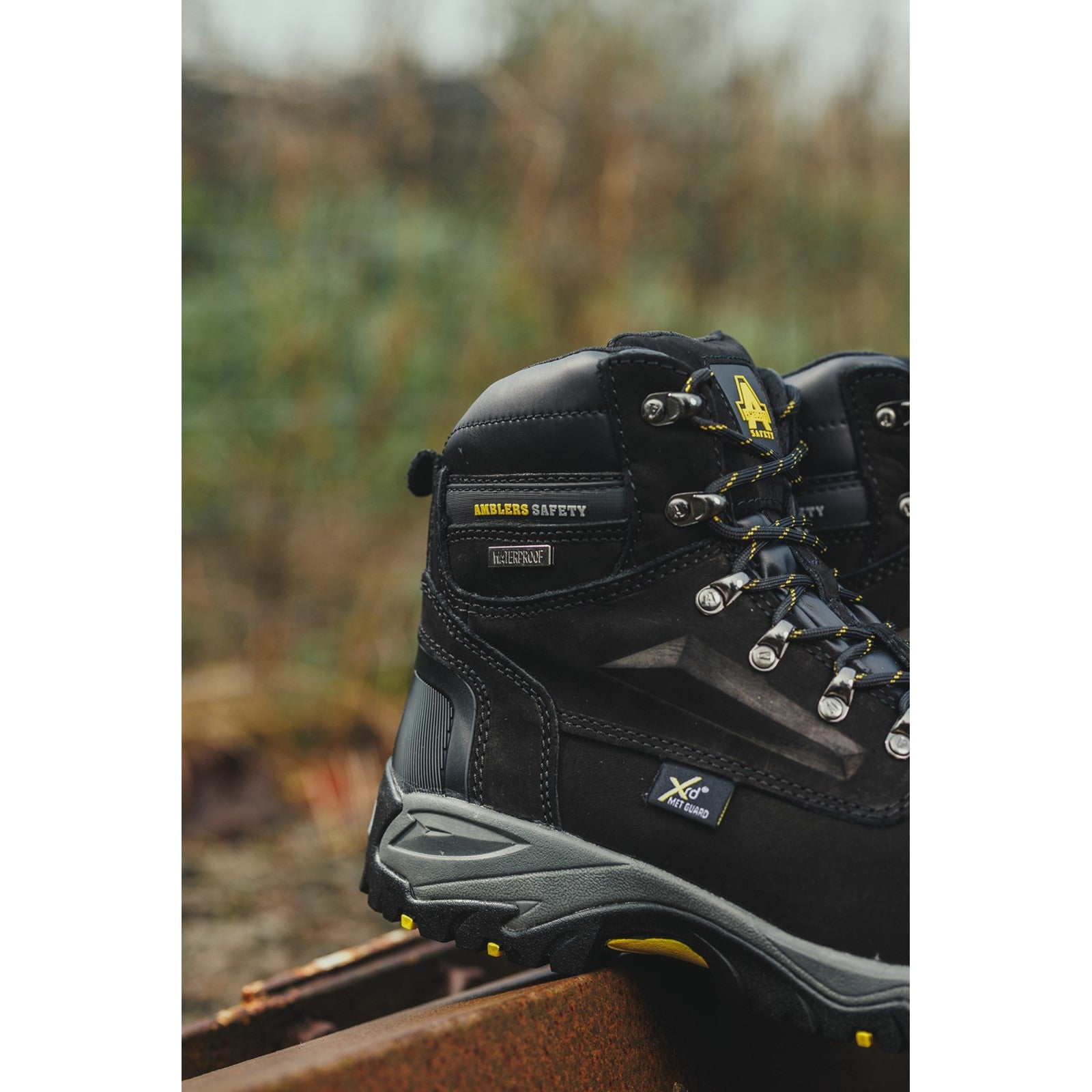 Heel counter detail on the Amblers FS987 boot.