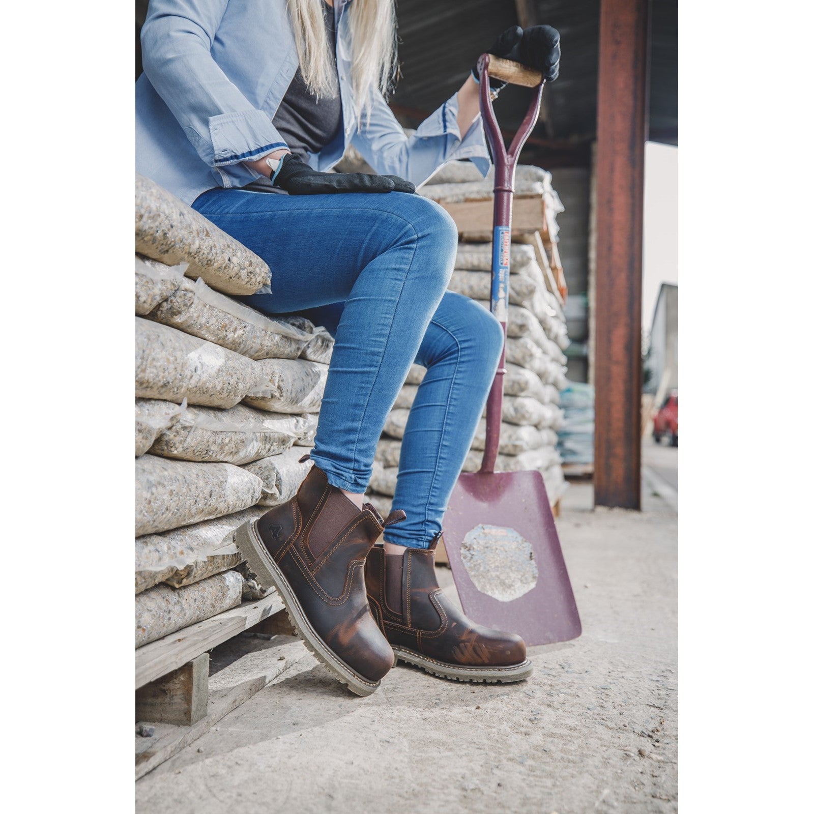 Detail of the stitching on the AS101 Alice safety boot.
