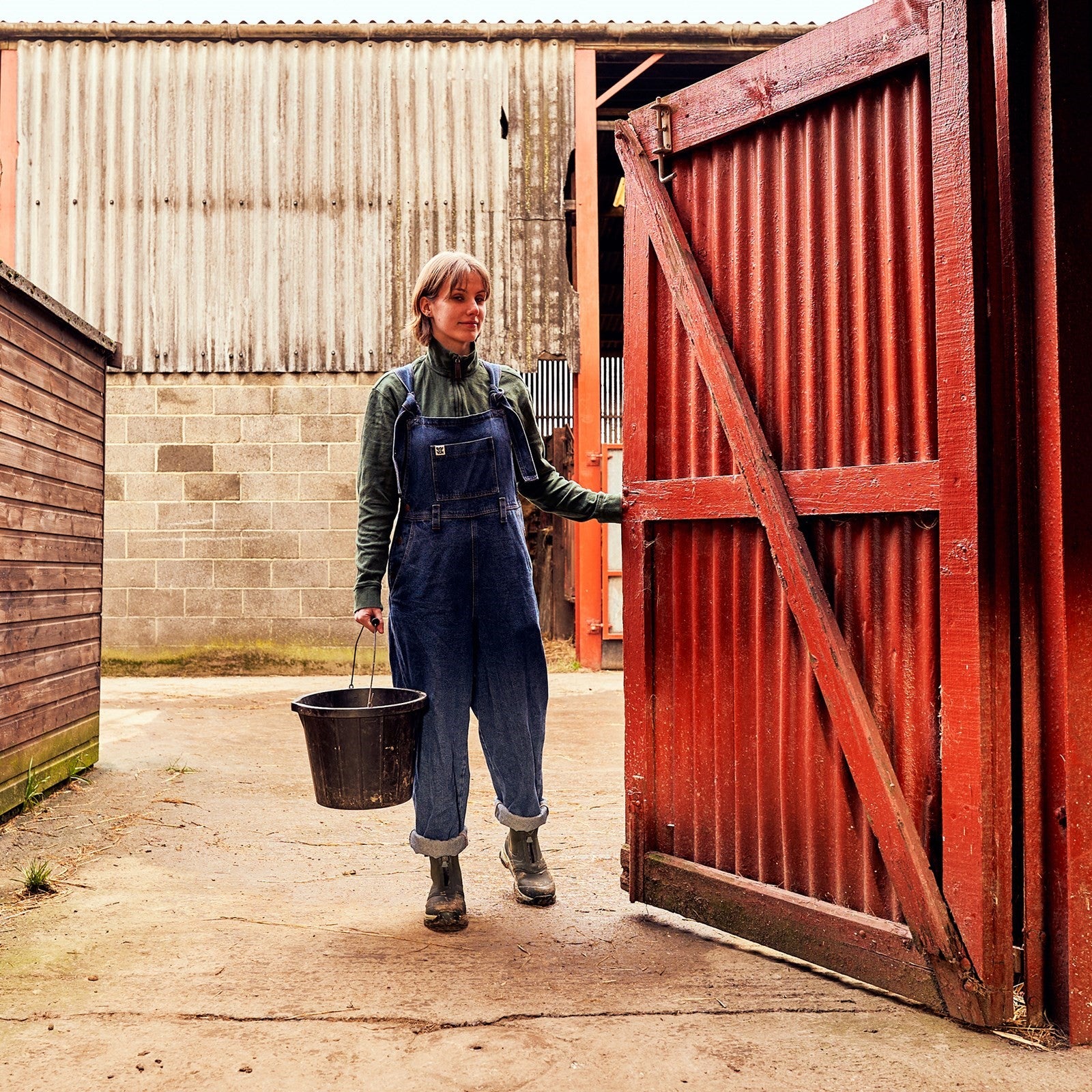 Muck Boots Apex Mid Zip Wellington