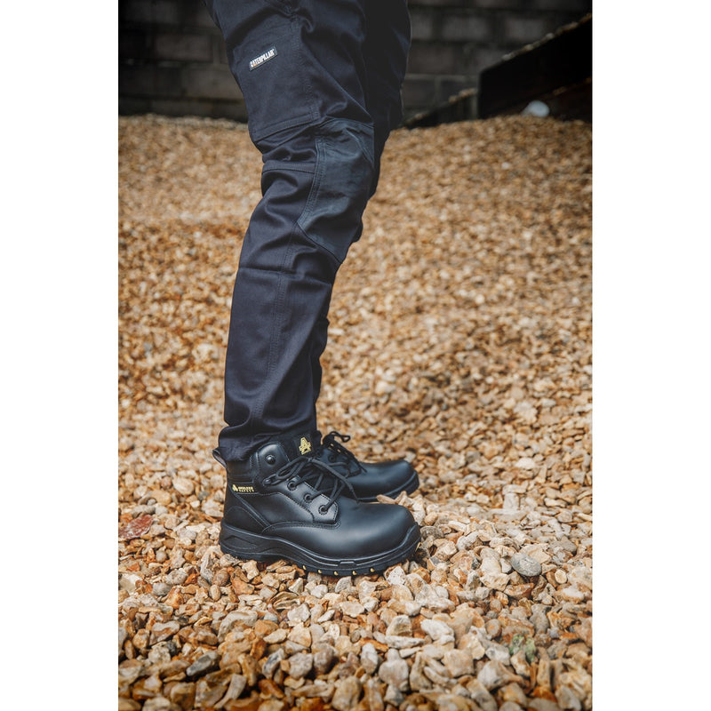 Stitching and material detail on the AS605C boot.