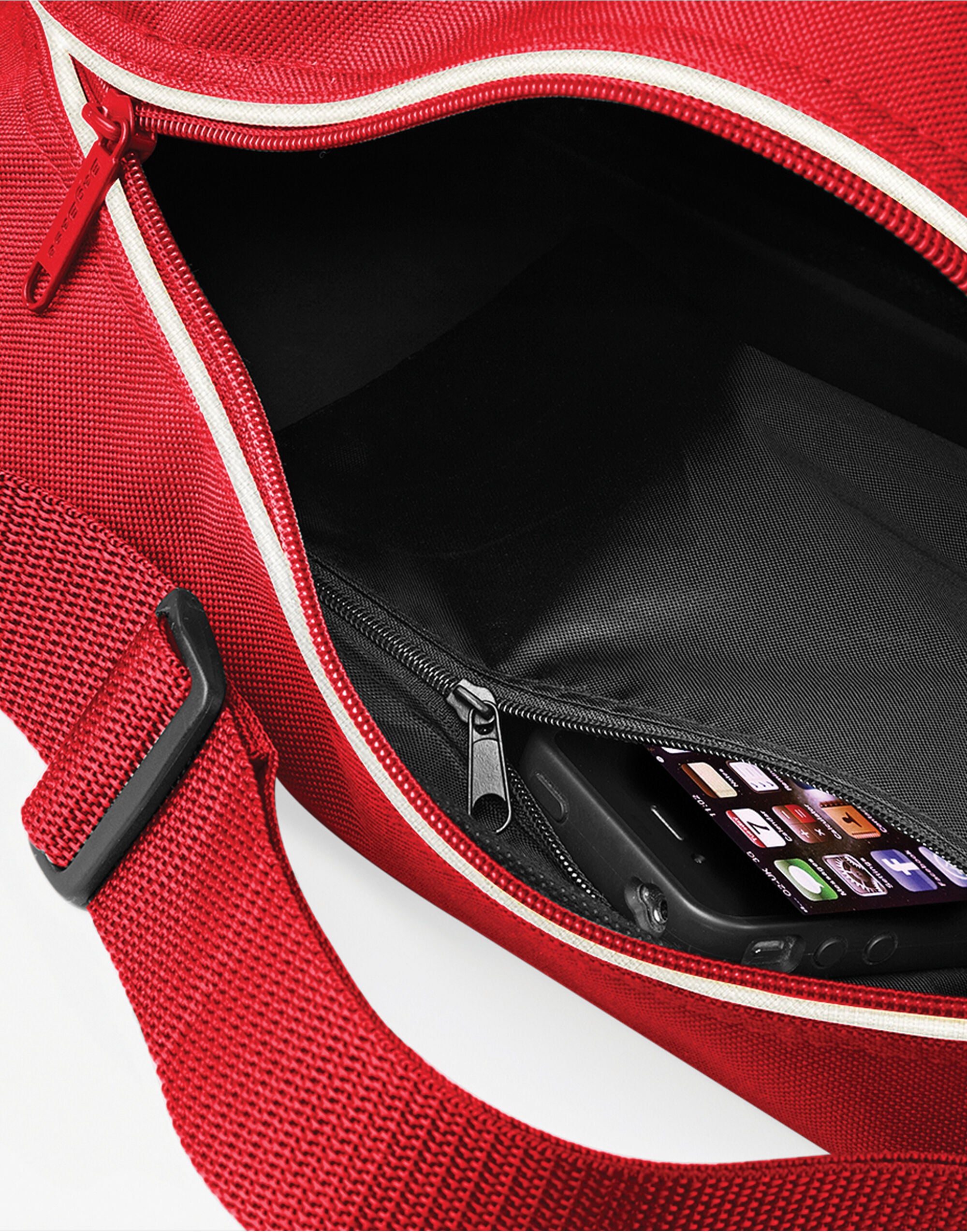 Detail of the end pocket on a black Freestyle Holdall.