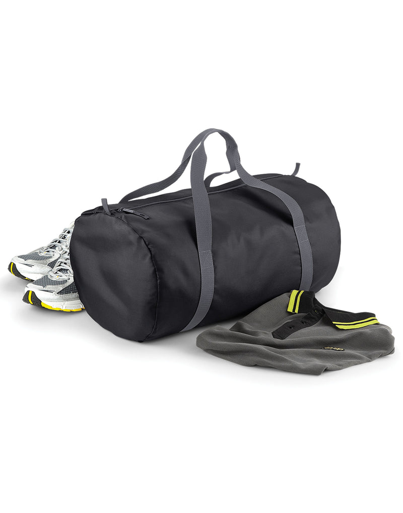 The black travel set including passport holder and luggage tag.