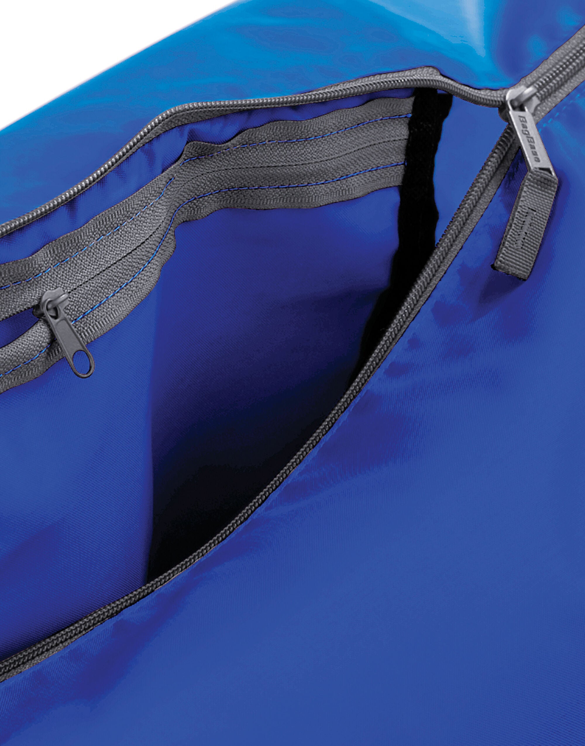 Side profile of the black recycled holdall.
