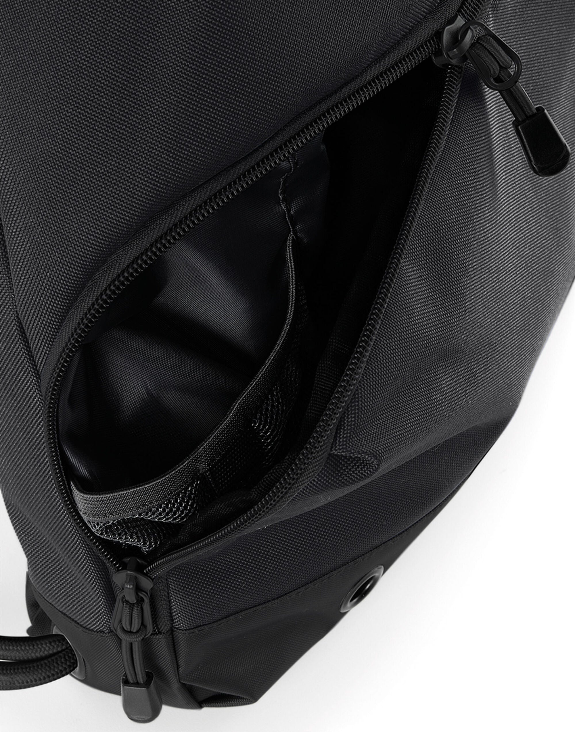 Close-up on the reinforced metal eyelets of the Bagbase Athleisure Gymsac for enhanced durability.