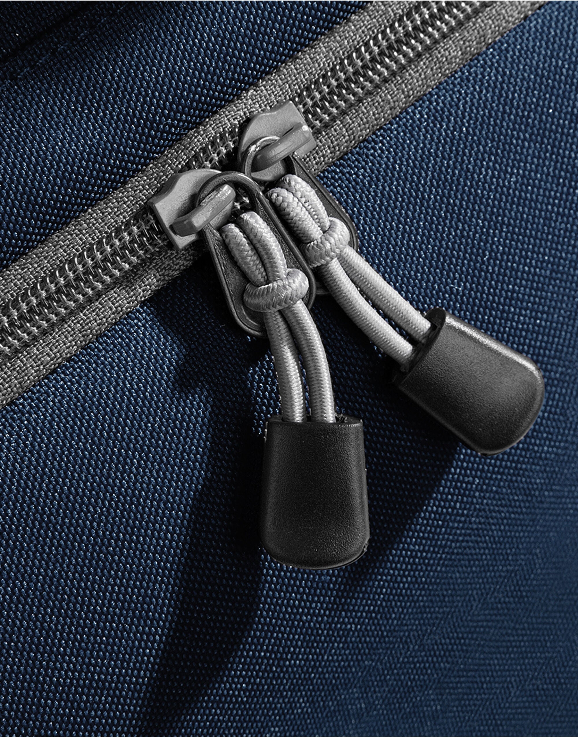 Angled front view of the stylish heather grey Bagbase Athleisure Holdall.
