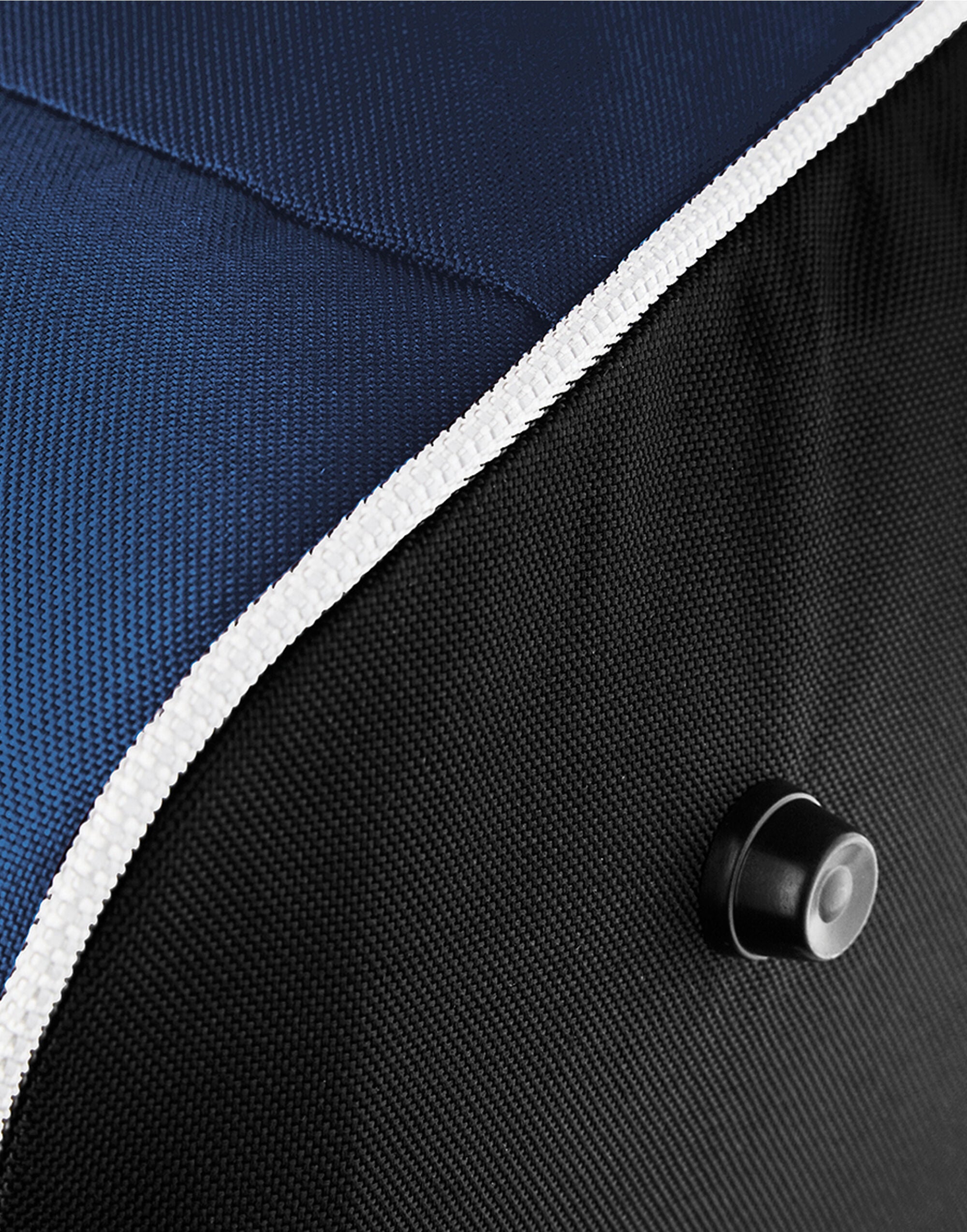 Detail of the adjustable, padded shoulder strap on the Bagbase Teamwear Holdall for comfortable carrying.