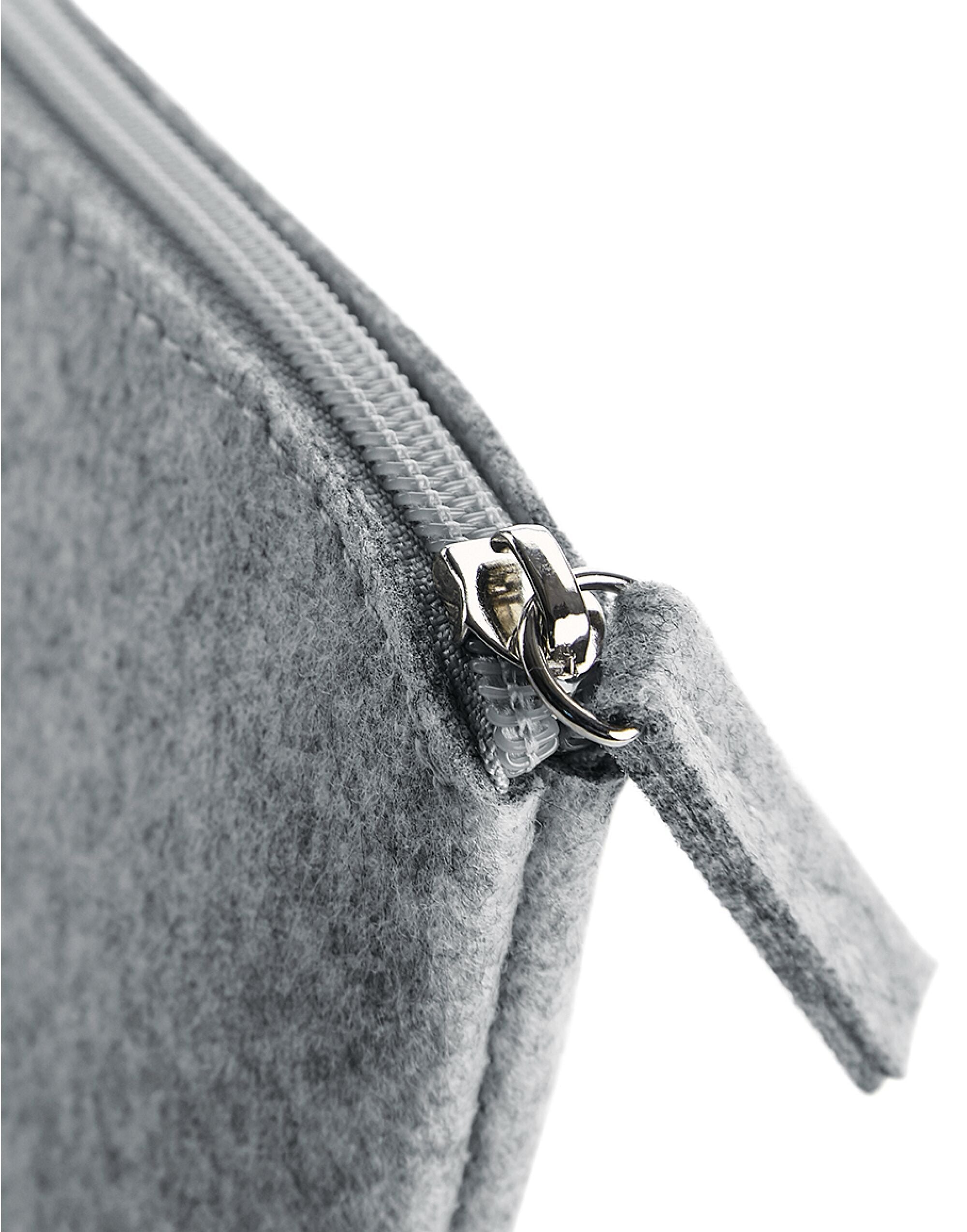 The light grey felt pouch, a versatile and eco-conscious accessory for everyday use.