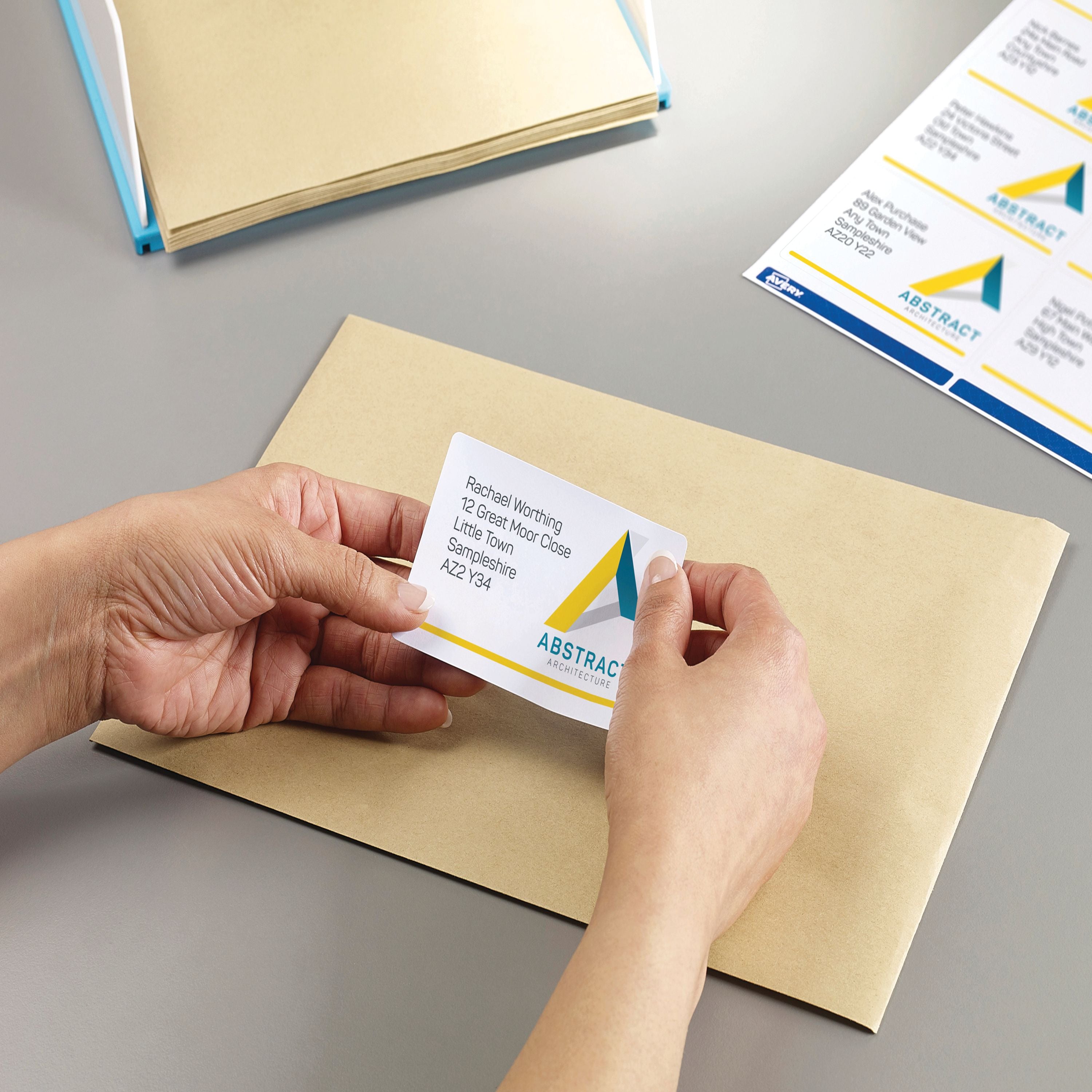 Avery Ultragrip Laser Parcel Labels 99.1x67.7mm 8 Per Sheet White – (Pack of 320)