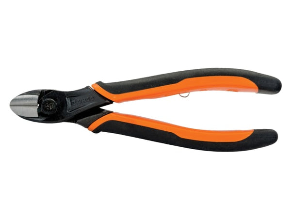 Close-up on the precision cutting head of the Bahco 2101G Ergo side cut pliers.