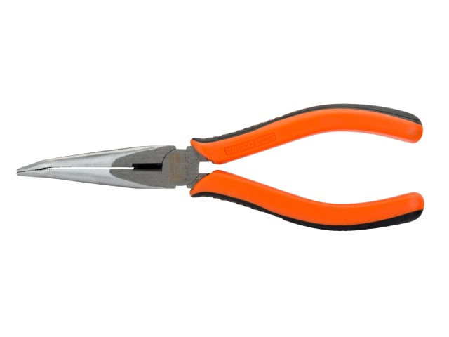Precisely machined tips of the Bahco 2477G Ergo pliers.