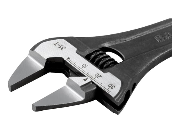 Measurement scale on the head of the Bahco 31T adjustable spanner.