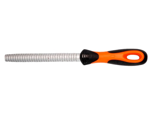 Aggressive teeth on the flat surface of the Bahco Ergo rasp.