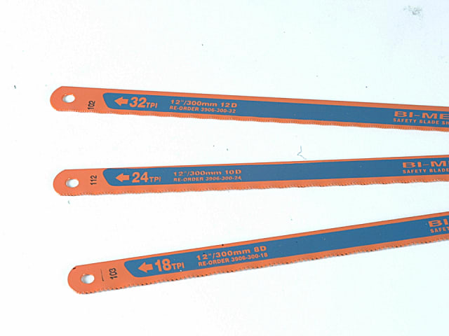 A 3-pack of high-quality Bahco 3906 Sandflex hacksaw blades with fine 24 TPI toothing.