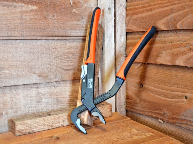 A clear studio shot of the Bahco 82 series Ergo slip joint pliers.