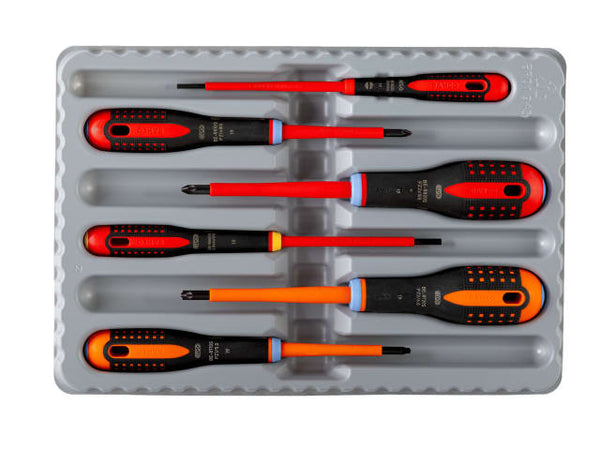 The six insulated screwdrivers from the Bahco Ergo VDE set shown together.
